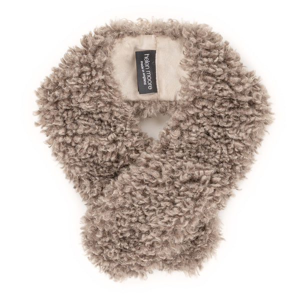 Vintage Collar by Helen Moore