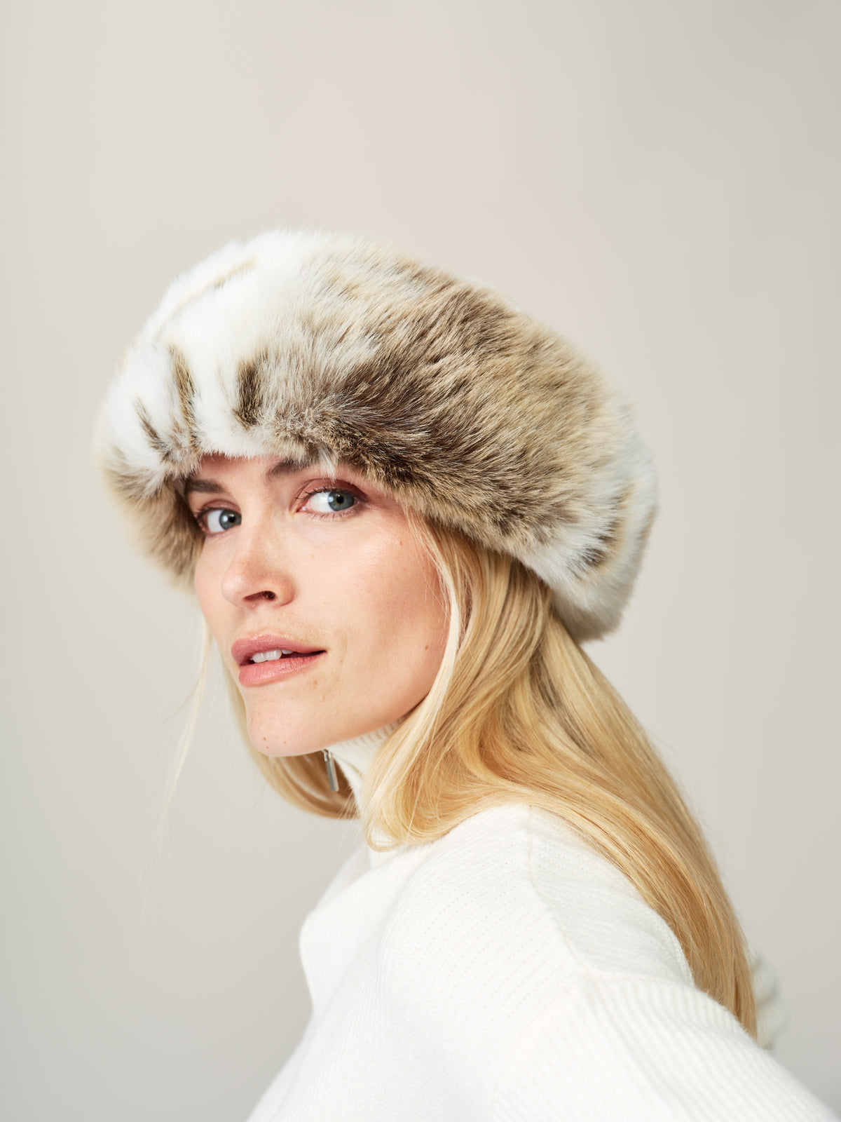 ＜HELEN MOORE＞フェイクファー フード HELEN MOORE フェイクファーティペット