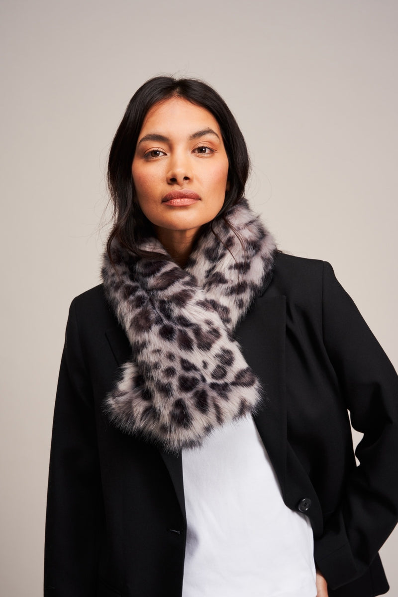 Model wearing a Silver Leopard animal print faux fur Tippet Scarf by Helen Moore