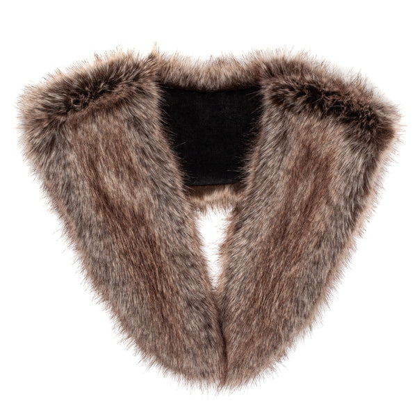 Long Collar by Helen Moore