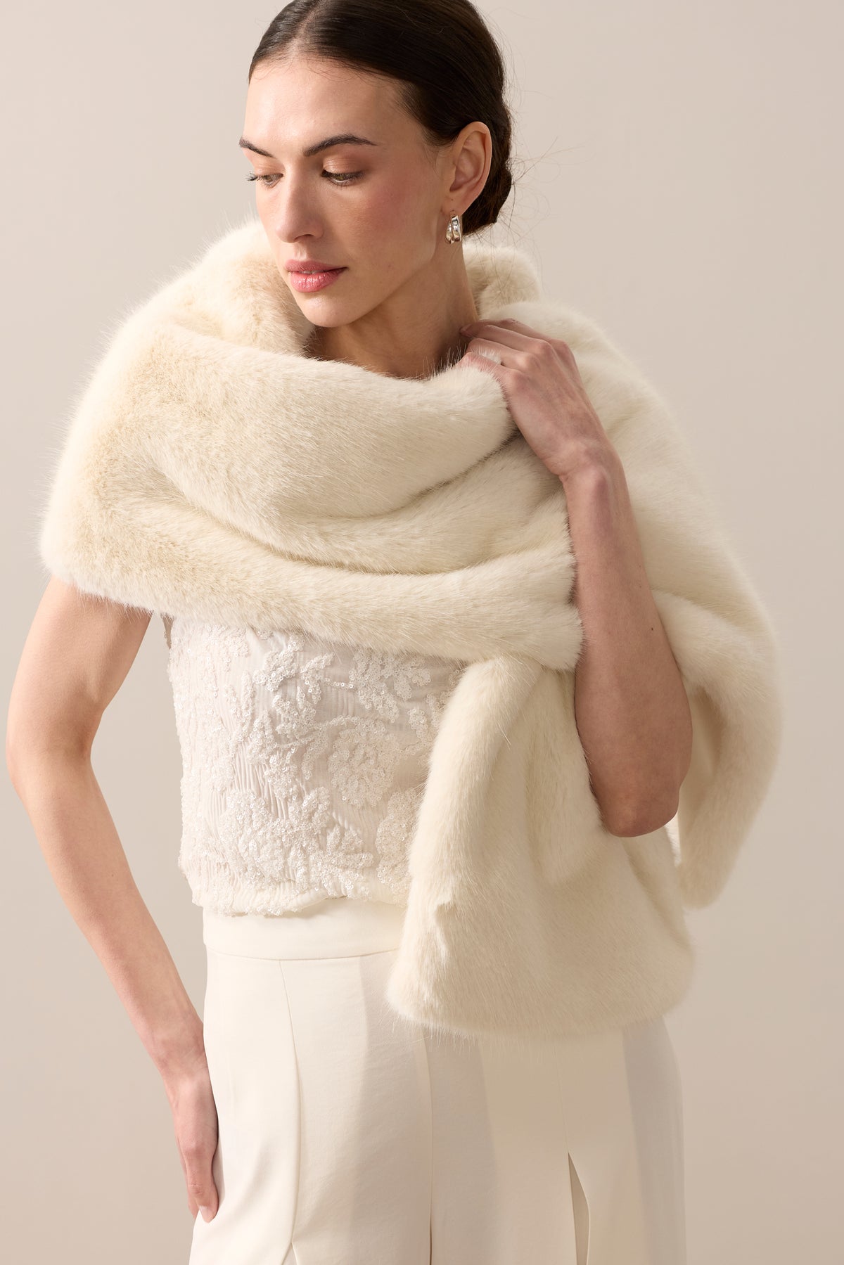 【MUSE de Deuxieme Classe】HELEN MOOREストール Faux Fur Scarves & Stoles – Helen Moore