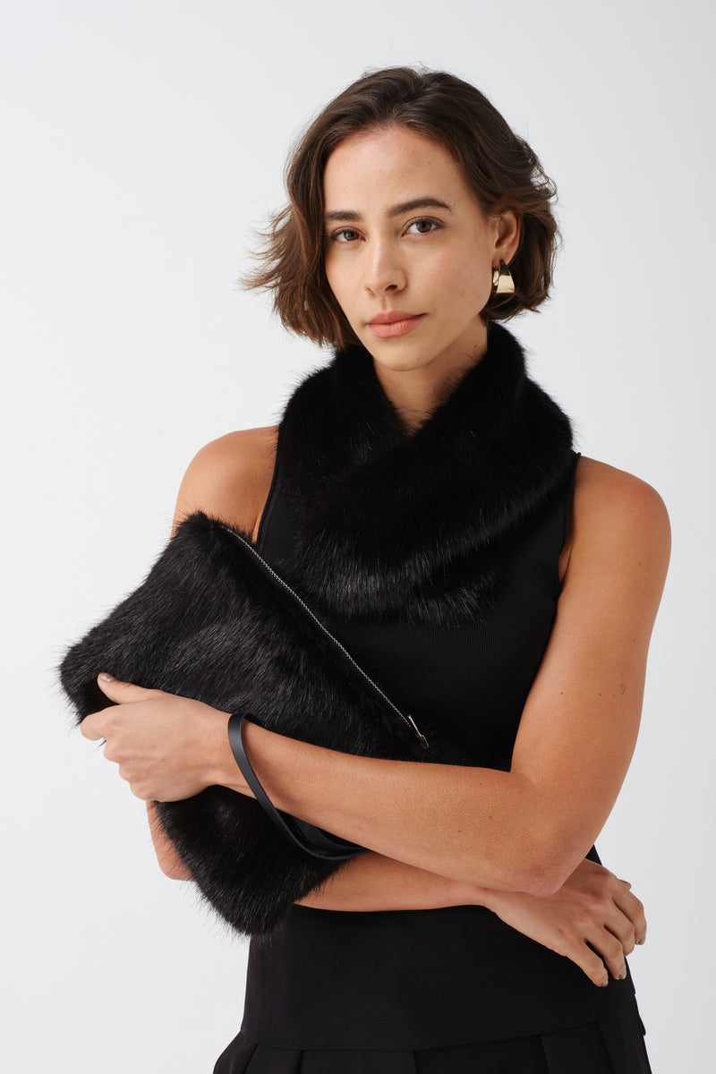 Vintage Collar by Helen Moore