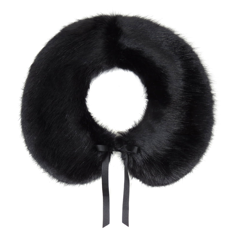 Peter Pan Collar in Jet Black by Helen Moore